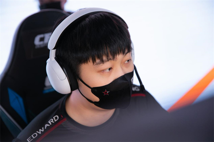 Q9轻松击败EDG，EP连斩10分终结成都AG七连胜