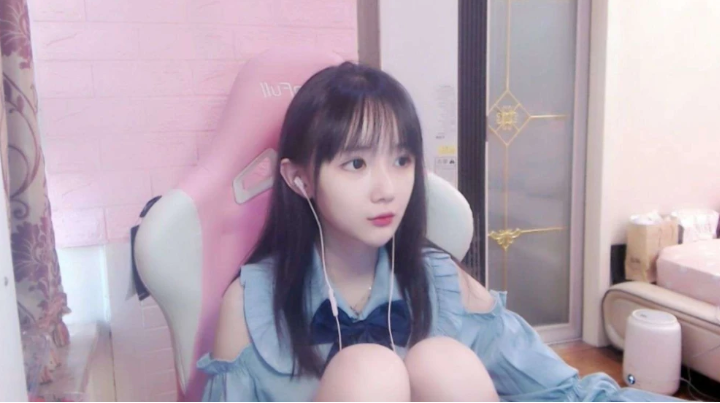 斗鱼中韩女神杯:塔莉娅蛇女伪五杀制霸全场,颜值更胜技术?