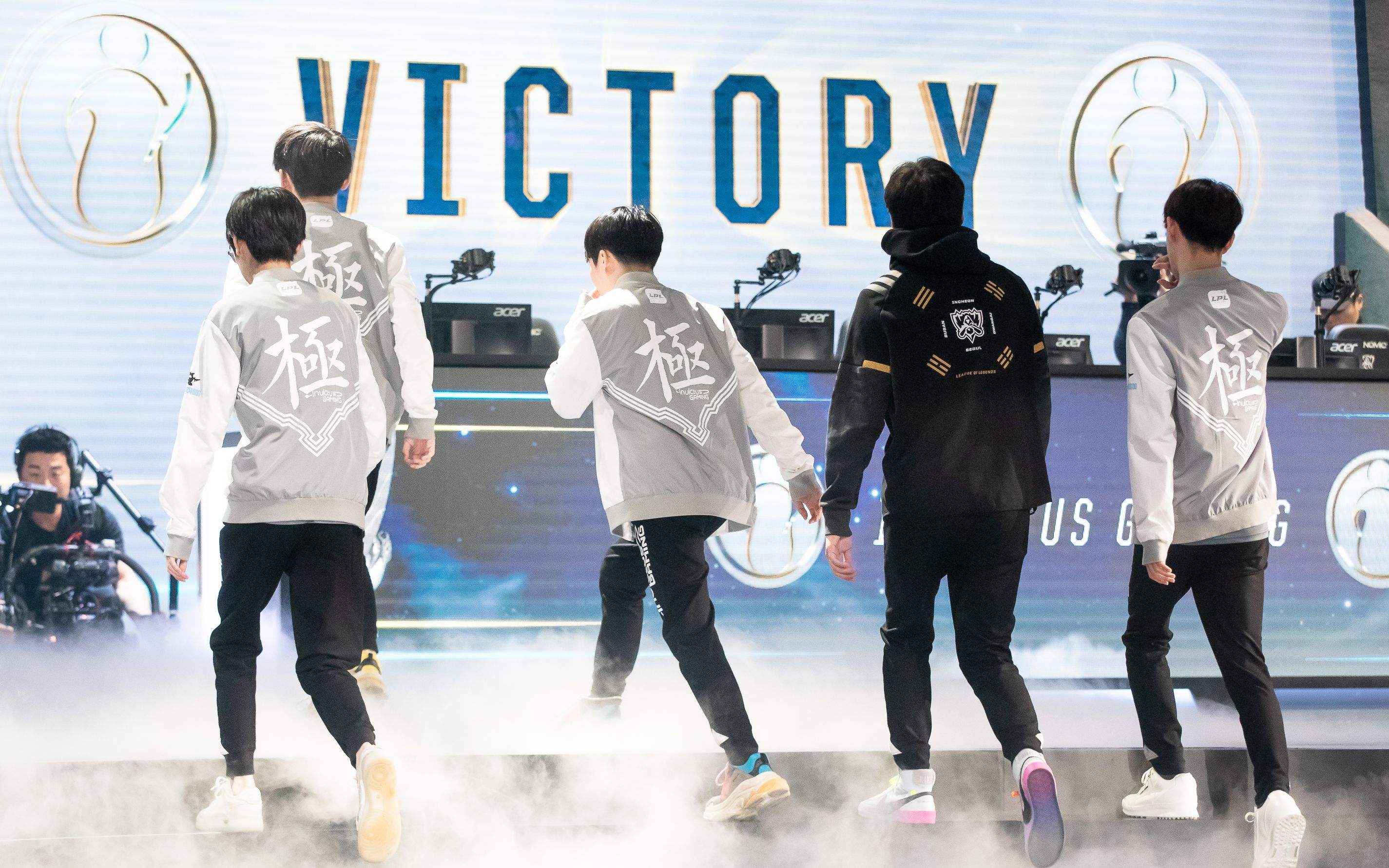 【战队志】从"反派角色"到lpl首冠 ig战队的三代传承!