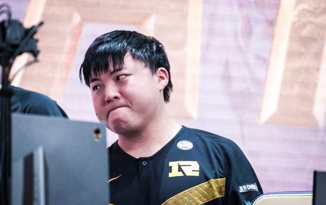 letme直播感叹:uzi要是退役 很多人都有责任-英雄联盟官方网站-腾讯