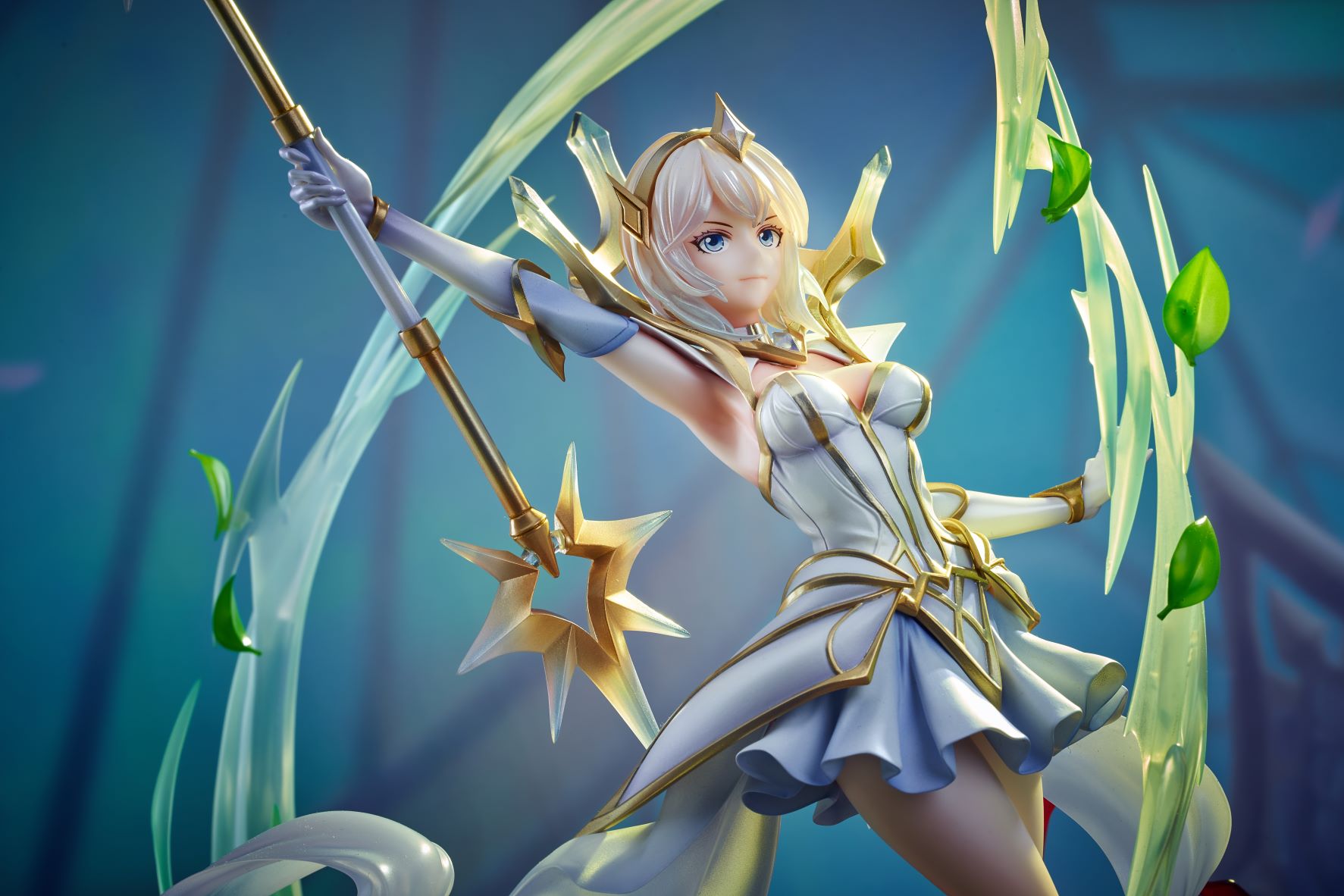 艾希手办携拉克丝雕塑闪耀登场-英雄联盟官方网站-腾讯游戏