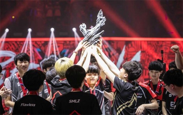 图4:lpl再度收获冠军荣誉回顾这一年的洲际赛,我们不难感受到,2017年