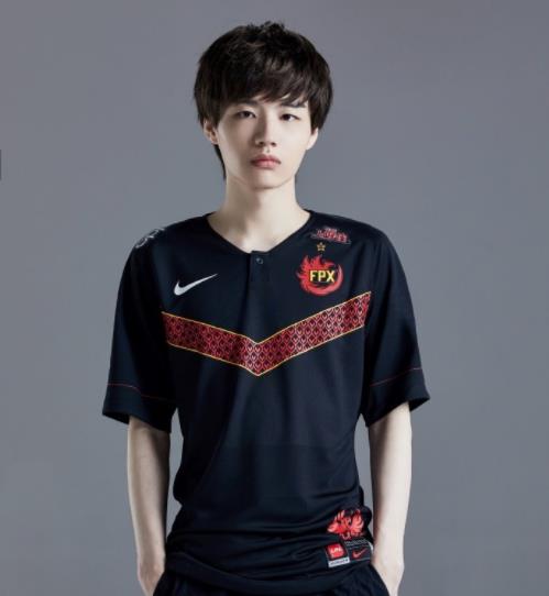 刘青松透露:xlb来fpx试训过!最后我们选了最厉害的小天