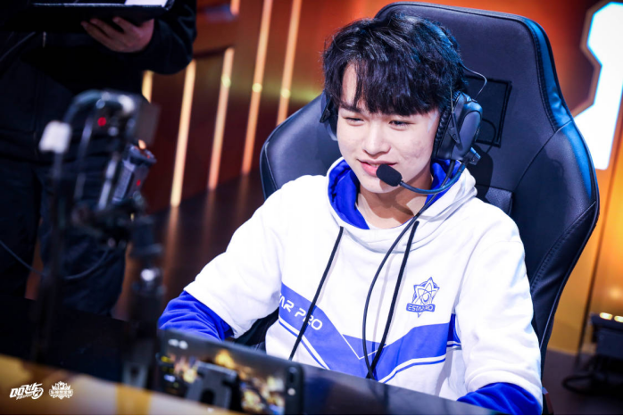 赏金赛快讯rngm云海勇夺第一赛风沉稳再创佳绩