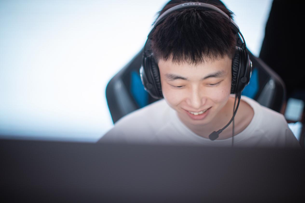 eStar能否双杀EP？LGD与EDG绝地对战谁能触底反弹？