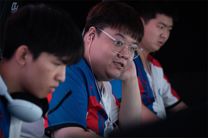 成都AG连下两城战胜KZ、EP直落两局击败LGD
