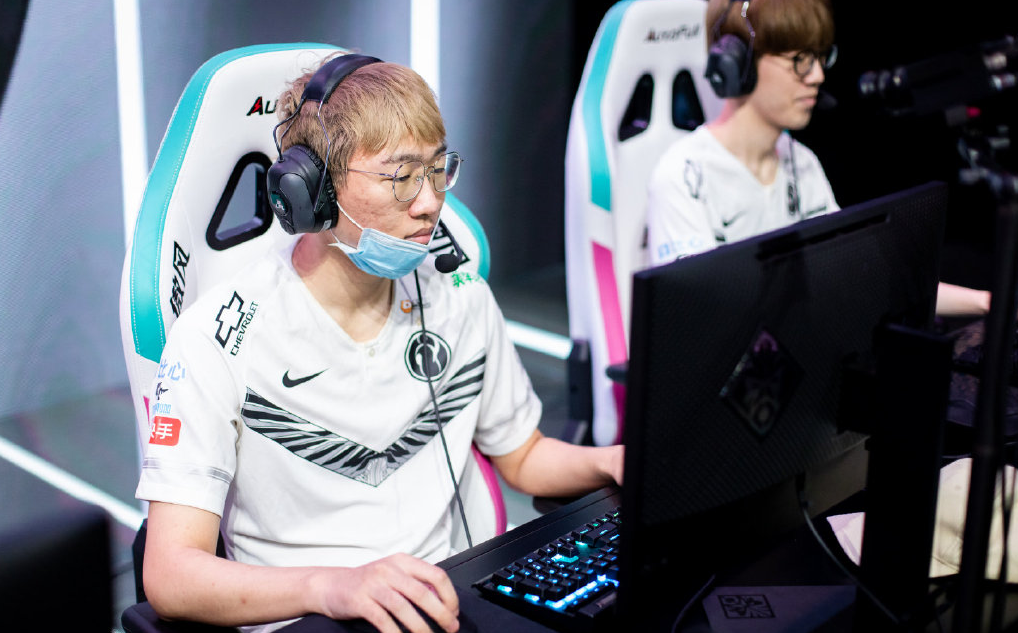 天道酬勤:ig赢下比赛后 puff的举动值得认可-英雄联盟官方网站-腾讯