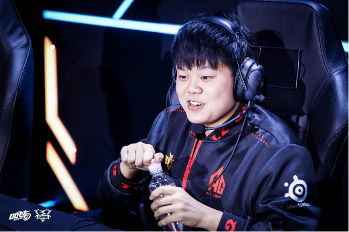 常规赛快讯ag21战胜q9ag铁头娃频刷记录