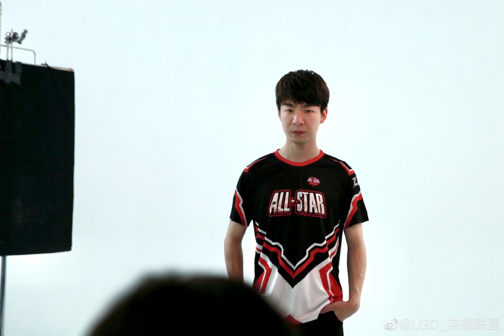 知情人爆料wink加入ig狼行去了v5风哥还没有签约