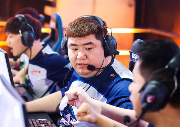 [穿越火线] 战队巡礼——白鲨：百战不殆再出发，重振旗鼓创辉煌