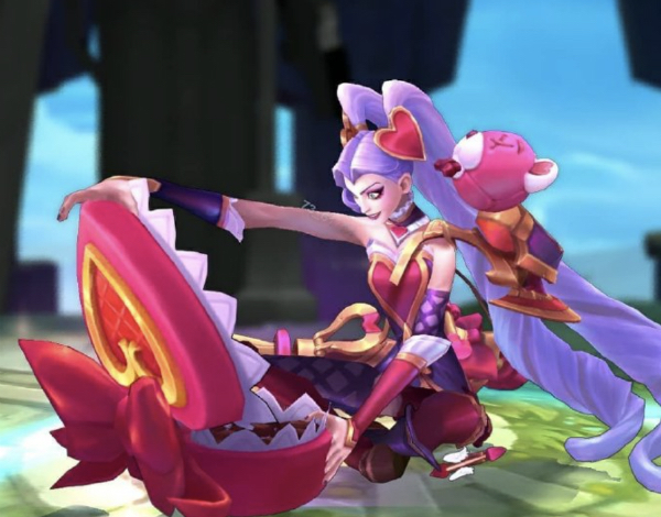 情人节金克丝模型展示:改萝莉风格,烟熏妆太浓,不再是小仙女了