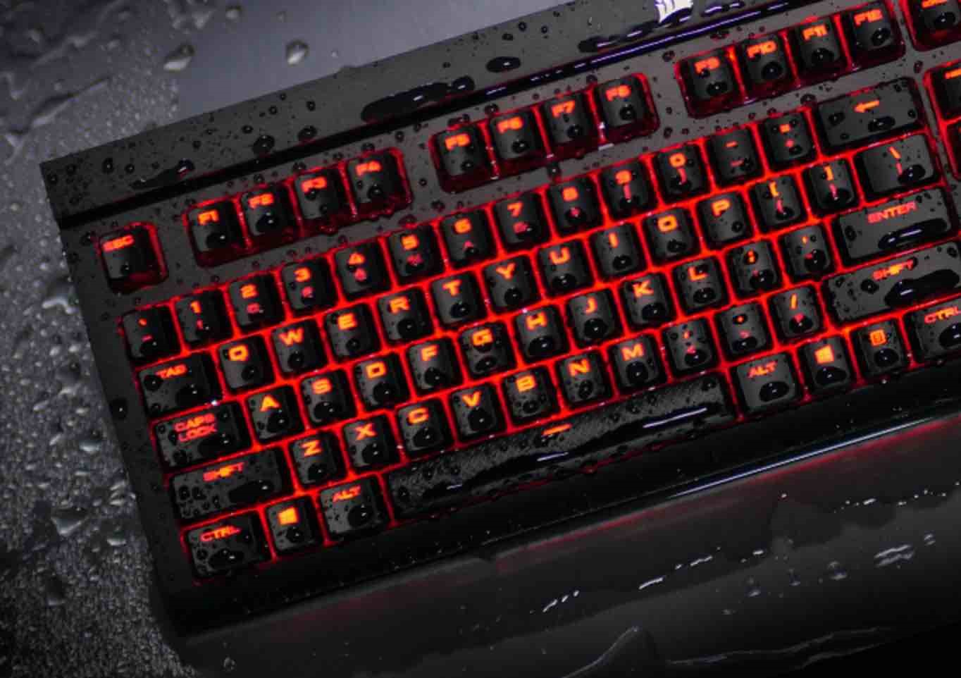 官方漫画《和平精英:描边战神》键盘皮肤燃爆上线