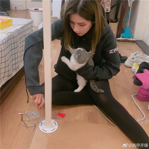 完美身材超高颜值性感女神乔珊令联盟为之倾倒