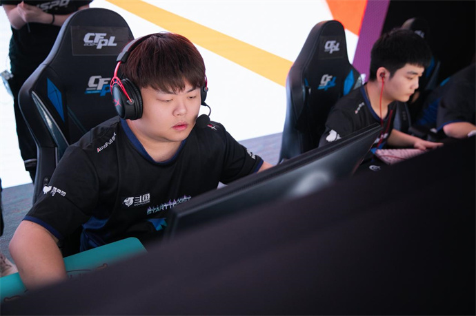 EP连下两城战胜KZ，N9两局爆发BS击败成都AG