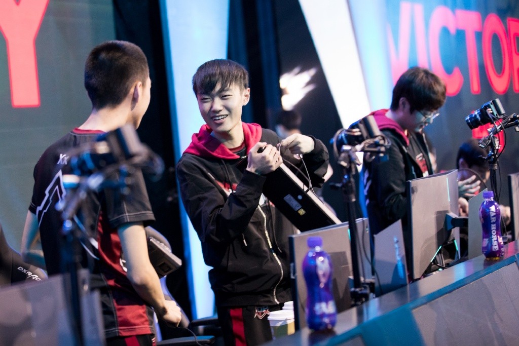 那些没能打倒我的,终将使我变得更强大——knight9卓定-英雄联盟官方