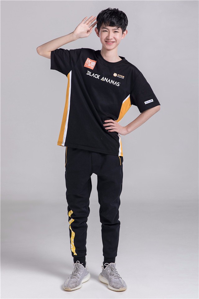 ba黑凤梨.一诺做客krkpl解说席,rox,kz再演巅峰之战