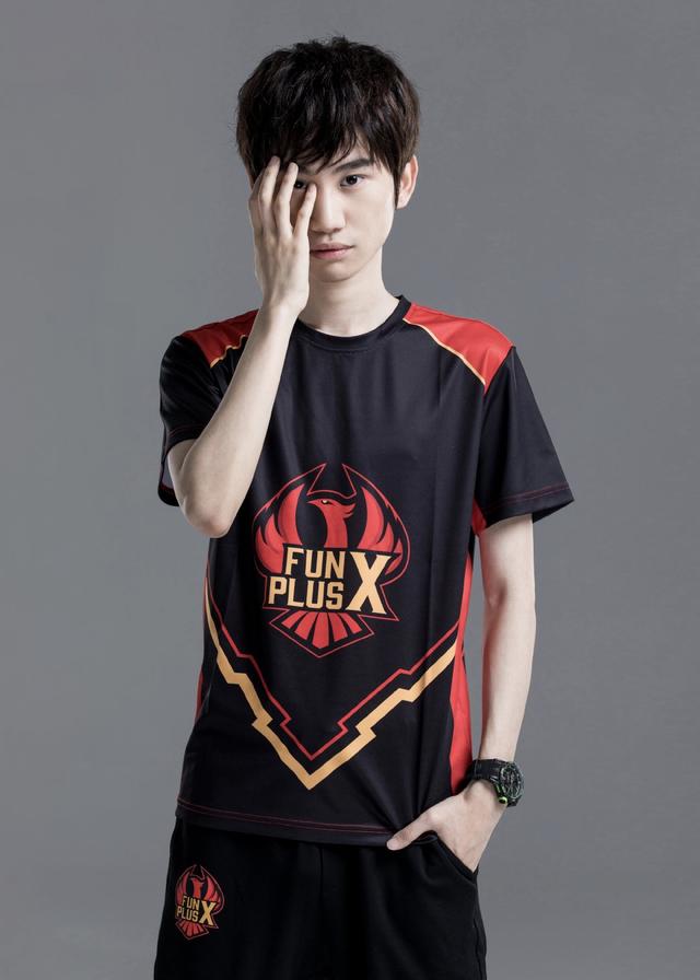 fpx doinb第19位是唯一一位lpl的选手doinb,作为直