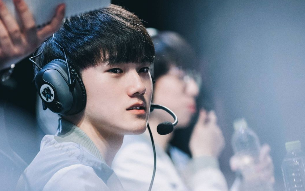 五个月不到的时间 jkl已拿下两冠一亚