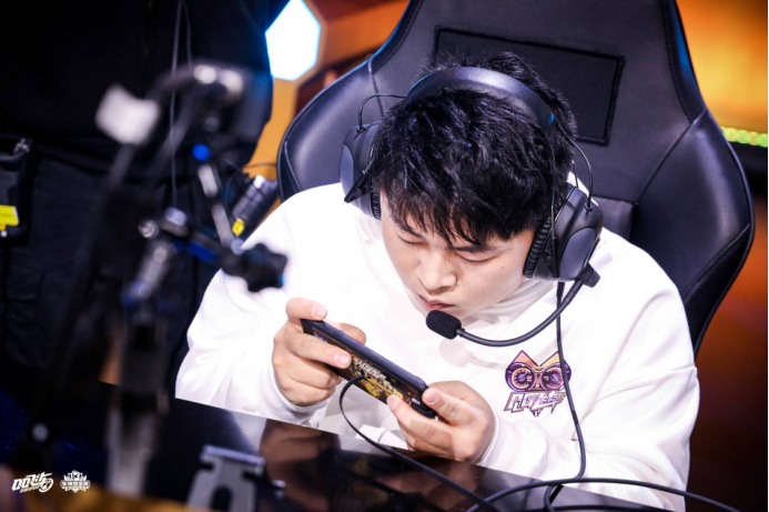 赏金赛快讯ag铁头娃21战胜qg闽闽先发制胜晋级成功