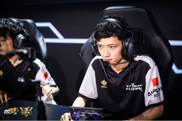 常规赛快讯king21战胜tmgtsking彬神操作极限