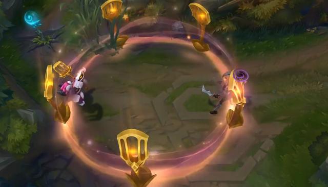 愚人节皮肤:小炮大招召唤羽饰骑士 小法的武器是金铲铲