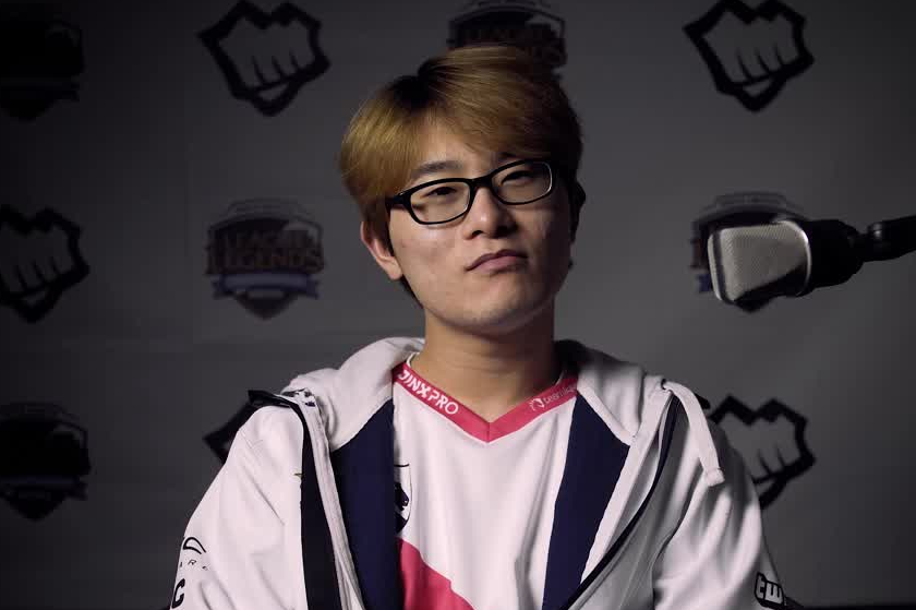 给薇恩加冕的adc选手:piglet