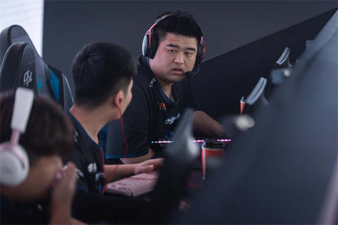 ruel拿MVP，KZ10-0击败eStar，成都AG双杀LGD