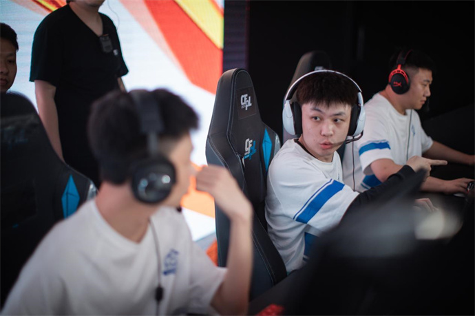 煜率领Q9击败eStar，宋皇复出577暴走BS零封LGD