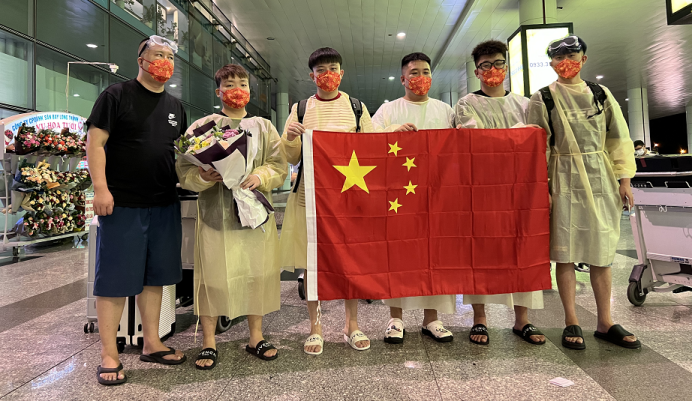 [穿越火线] AG战队成功抵达越南河内 大赛氛围愈演愈烈！