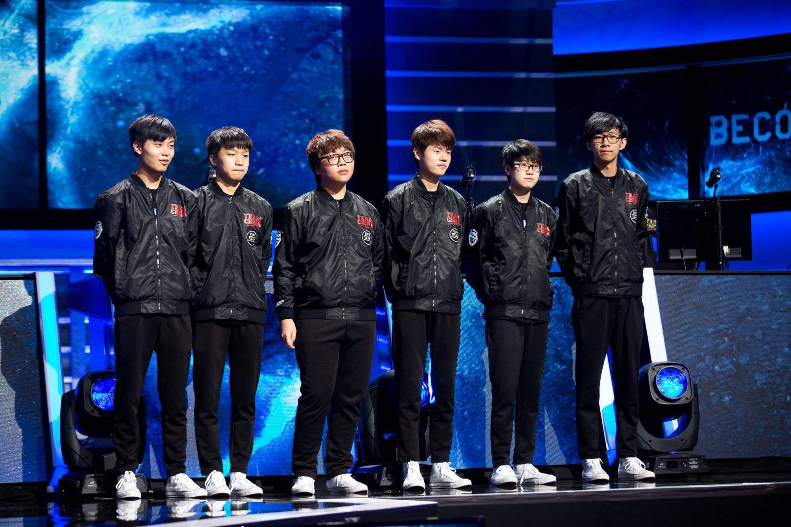 s4的失利,s5的三星十子来华,促使edg发生改变.