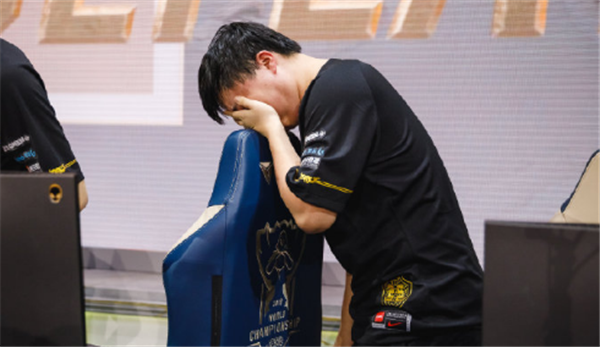 uzi做客掌盟红人来了 连麦姿态解说rngvsomg-英雄联盟官方网站-腾讯