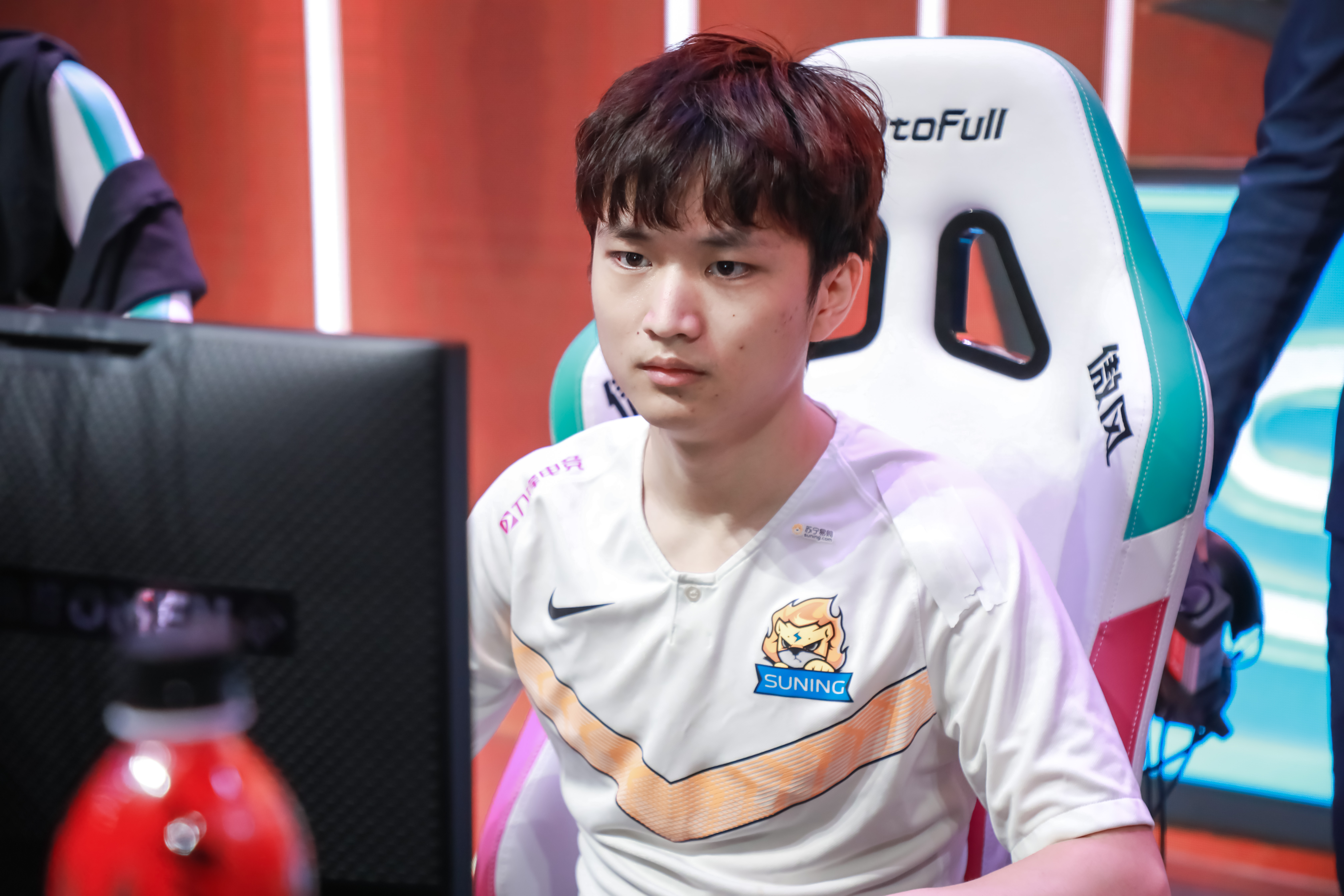 lpl选手snhuanfeng的故事少年来到海边曾火爆海外电竞圈