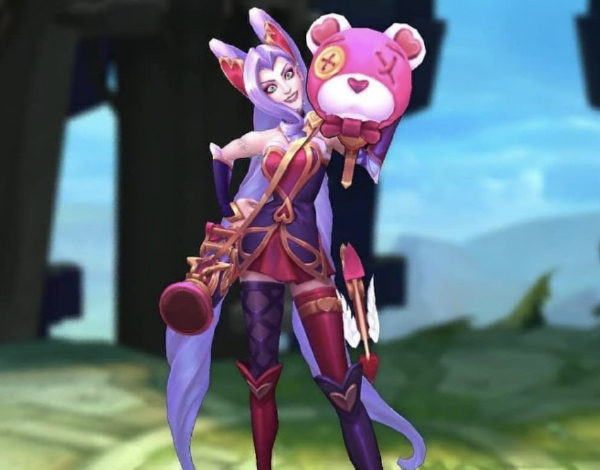 情人节金克丝模型展示:改萝莉风格,烟熏妆太浓,不再是小仙女了