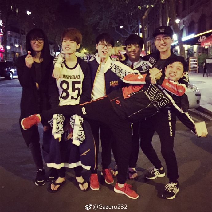  EDG经理小铁兑现辞职诺言！微博回忆过往经历引无数网友泪目