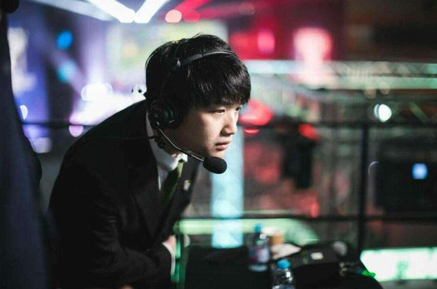 微笑坦言：季后赛目标赢RNG争4强，想带孩子们去洲际赛玩一玩