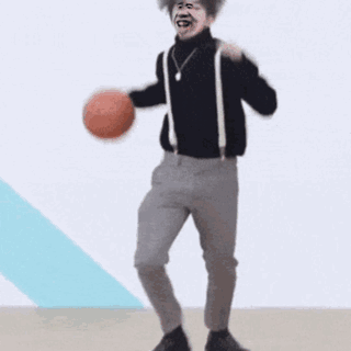 IG卡莎冠军皮肤遭蔡徐坤乱入？细心网友发现卡莎早已沦陷篮球梗