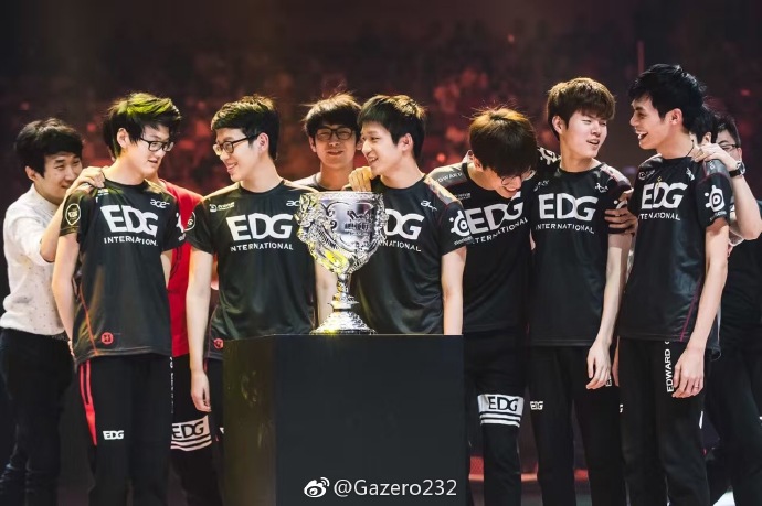  EDG经理小铁兑现辞职诺言！微博回忆过往经历引无数网友泪目