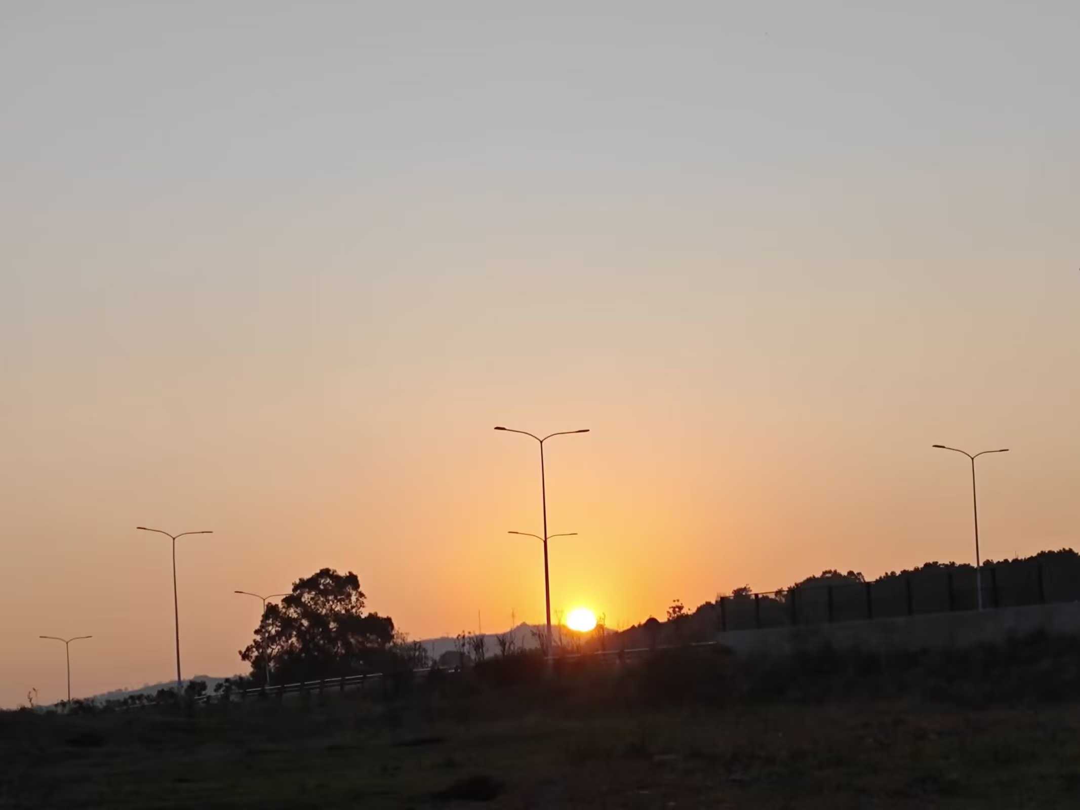 图片[23] - 在飞凤山下，把日子写成诗——刘日生与他的“半界流虹” - 浅染博客-浅染のBlog