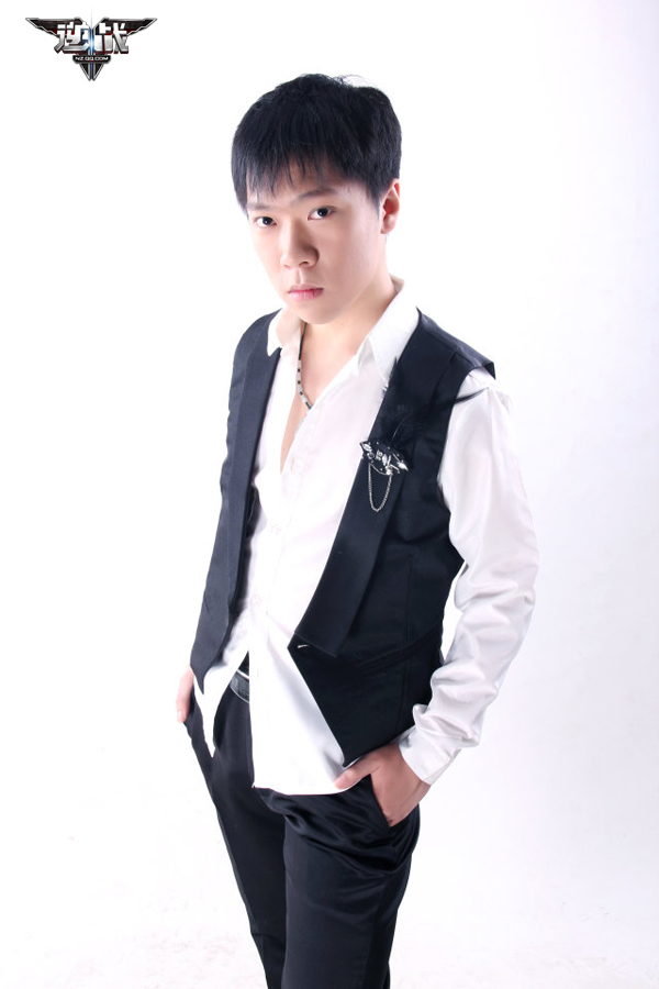 周末约战吧!《逆战》名人堂"玩家达人"陆雪飞直播等你来挑战