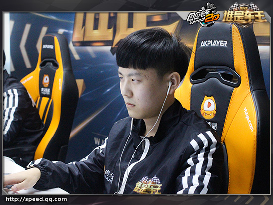 qq飞车微信官方网站-腾讯游戏-竞速网游王者 突破300万同时在线