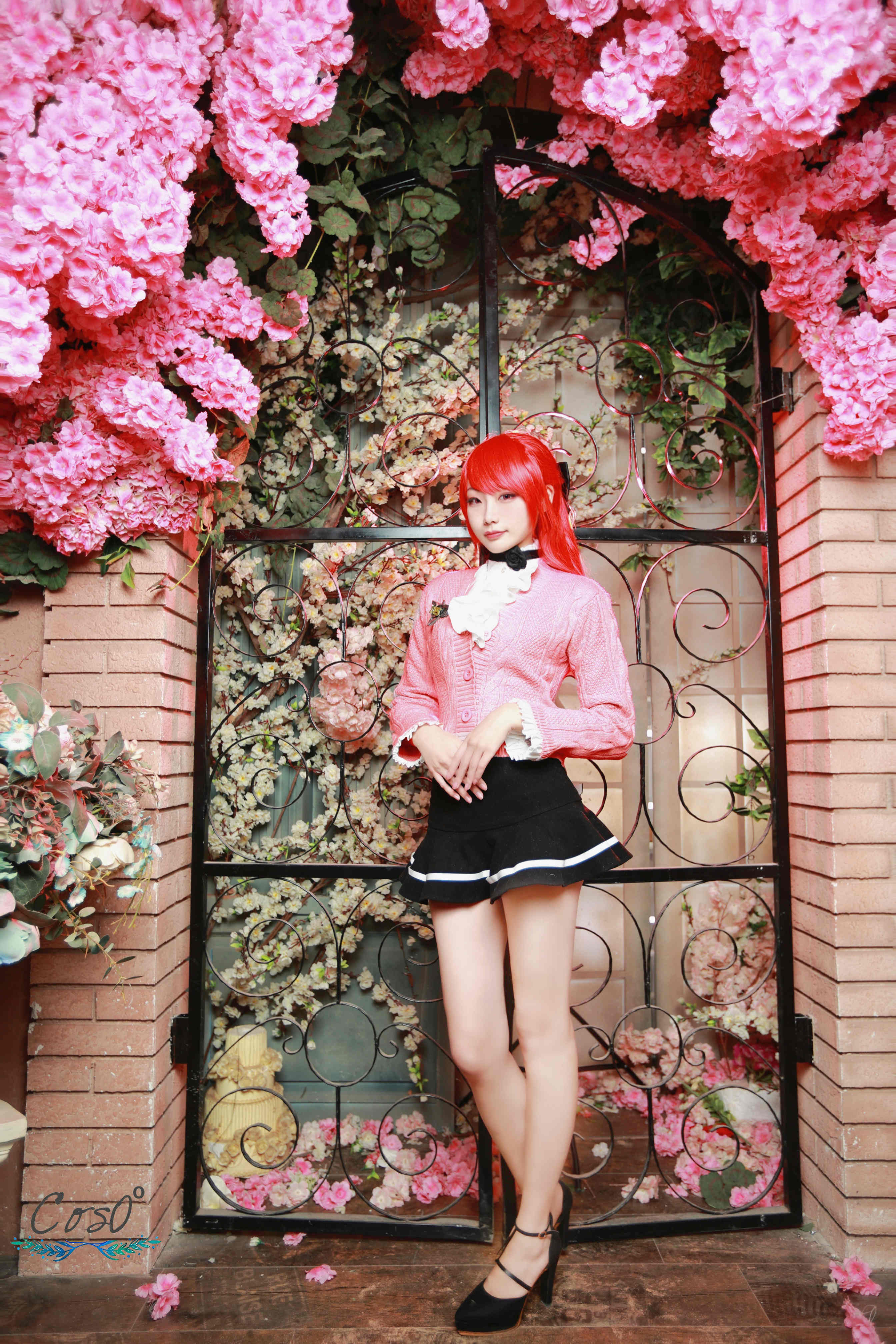 cos0幸福洋溢于花海之中