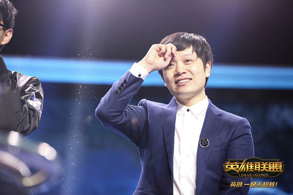 EDG经理阿布重返LPL舞台 常驻现场嘉宾解说