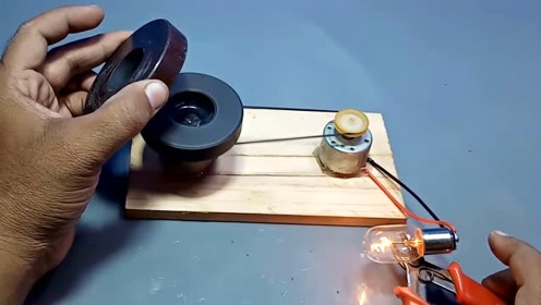 真是让人难以理解的黑科技,磁铁还可以这么发电!