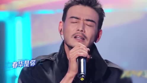 小包总杨烁,这个声音很沧桑,这是小低音炮吗