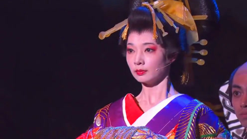 日本"花魁道中":小姐姐走着金鱼步,眼睛一眨不眨的美极了