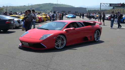 实拍跑车炸街 兰博基尼 法拉利哪个最狂躁?