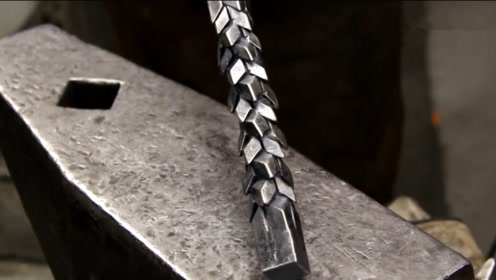 牛人打造传说中的"龙鳞锏",锻造手法堪称一绝,我就想问多少钱卖
