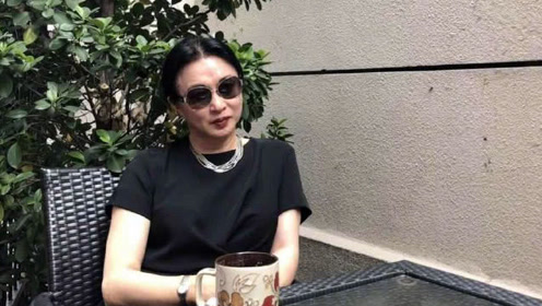 金星曝近照不经意晒豪宅 室内摆设超壕气室外鲜花萦绕似植物园