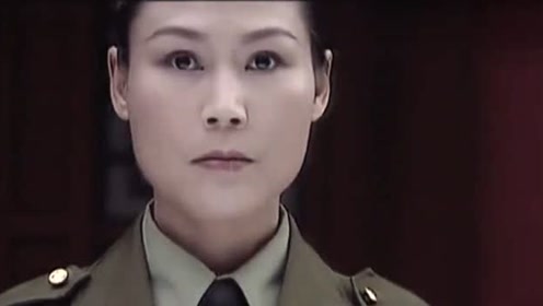 女人魂:教官为了考验女特工,找来一群土匪,把他们关到一起