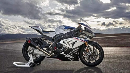 实拍宝马s1000rr赛道压弯,2档150的时速过弯真刺激